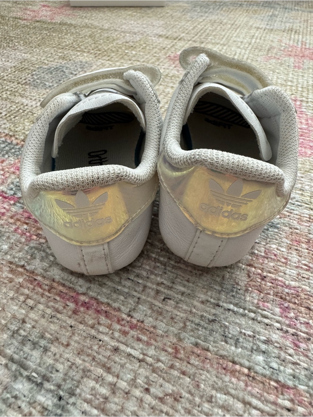 Adidas Superstars Baby Crib Sneakers with Iridescent Stripes - Picture 4 of 7